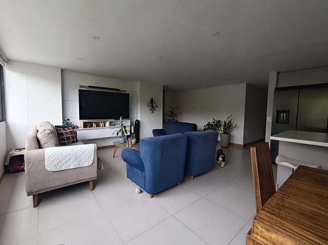 Apartamento de 3 alcobas en arriendo en Patio Bonito, Medellín, 130 m² · foto 2 de 20