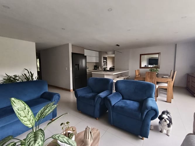Apartamento de 3 alcobas en arriendo en Patio Bonito, Medellín, 130 m² · foto 3 de 20
