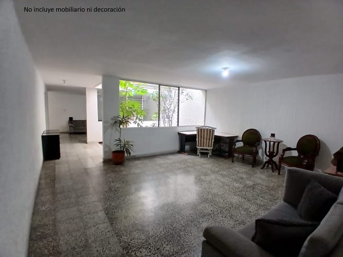 Local en arriendo en Naranjal, Medellín, 375 m² · foto 2 de 10