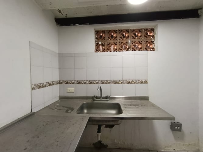 Bodega en arriendo en Centro, Bello, 1400 m² · foto 11 de 17