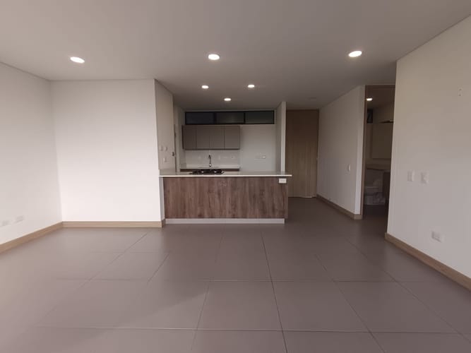 Apartamento de 2 alcobas en arriendo en El Poblado, Medellín, 98 m² · foto 4 de 16
