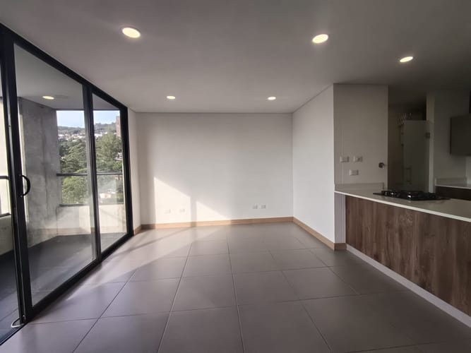 Apartamento de 2 alcobas en arriendo en El Poblado, Medellín, 98 m² · foto 5 de 16