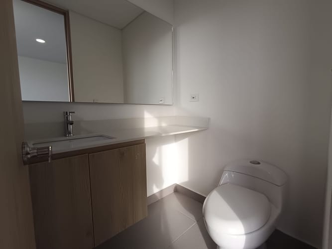 Apartamento de 2 alcobas en arriendo en El Poblado, Medellín, 98 m² · foto 10 de 16