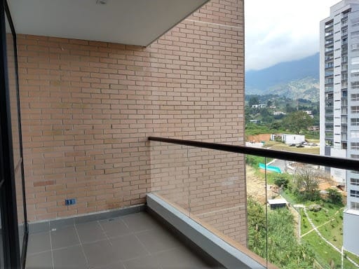Apartamento de 3 alcobas en arriendo en Loma Del Escobero, Envigado, 103 m² · foto 3 de 17