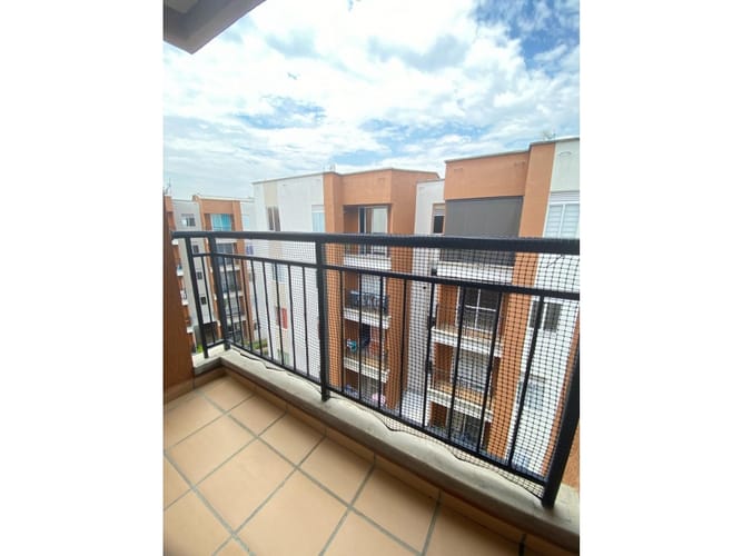Apartamento de 2 alcobas en venta en Candelaria, 52 m² · foto 2 de 13
