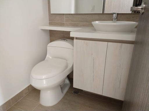 Apartamento de 3 alcobas en arriendo en Loma Del Escobero, Envigado, 103 m² · foto 6 de 17