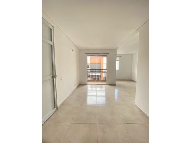 Apartamento de 2 alcobas en venta en Candelaria, 52 m² · foto 3 de 13