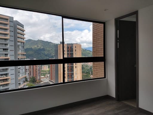 Apartamento de 3 alcobas en arriendo en Loma Del Escobero, Envigado, 103 m² · foto 7 de 17