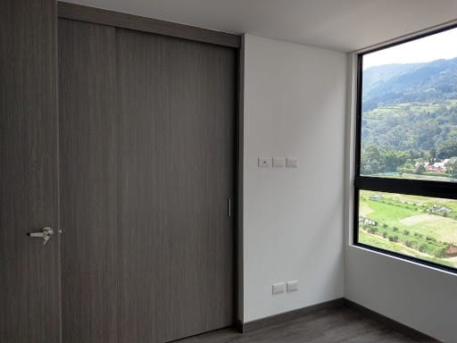 Apartamento de 3 alcobas en arriendo en Loma Del Escobero, Envigado, 103 m² · foto 9 de 17