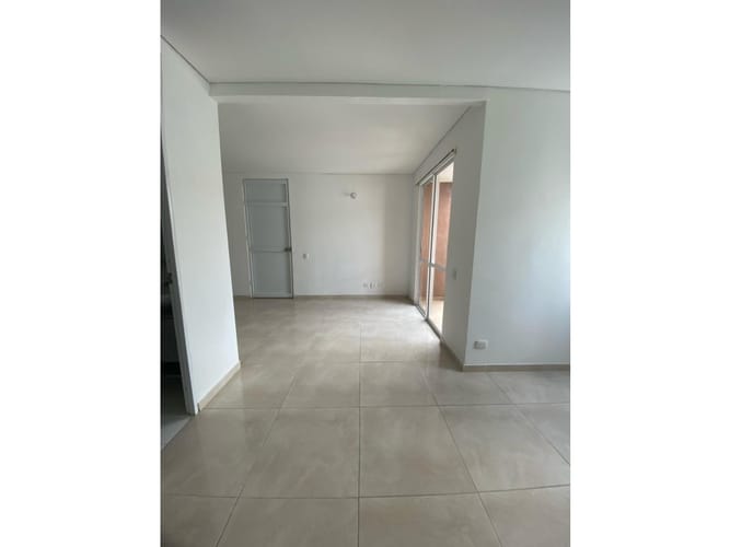 Apartamento de 2 alcobas en venta en Candelaria, 52 m² · foto 7 de 13