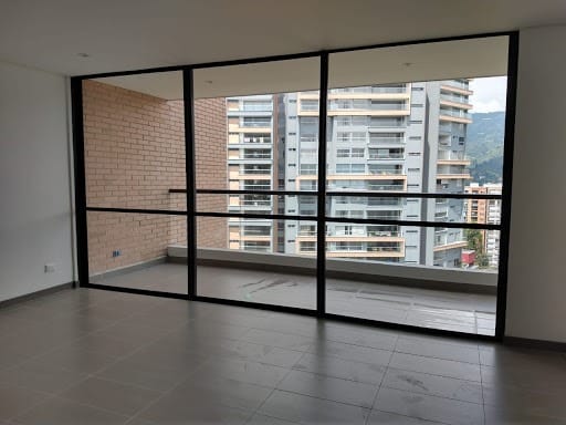 Apartamento de 3 alcobas en arriendo en Loma Del Escobero, Envigado, 103 m² · foto 13 de 17