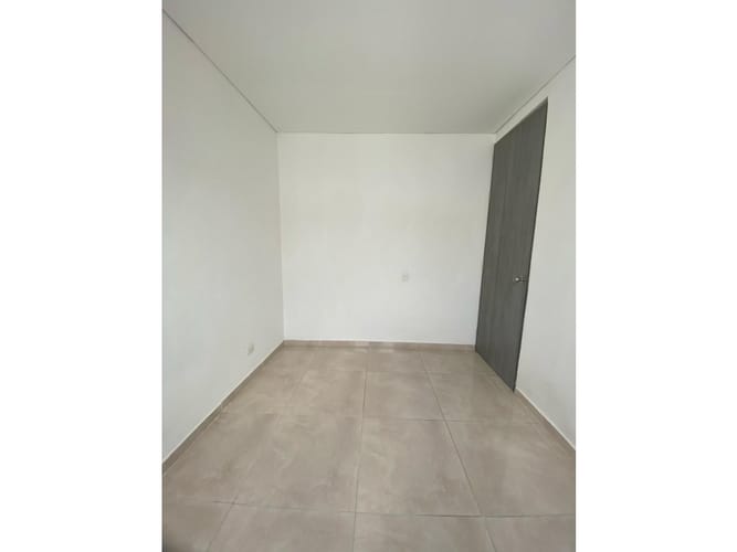 Apartamento de 2 alcobas en venta en Candelaria, 52 m² · foto 9 de 13