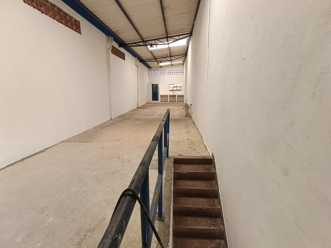 Bodega en arriendo en Naranjal, Medellín, 80 m² · foto 10 de 11