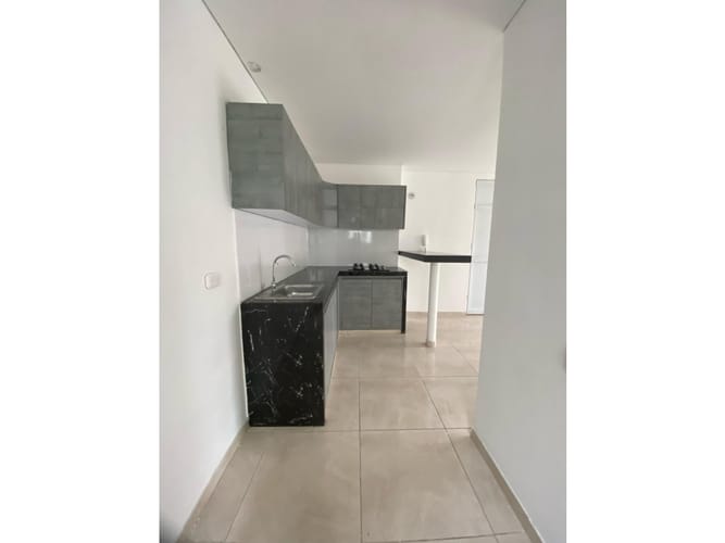 Apartamento de 2 alcobas en venta en Candelaria, 52 m² · foto 11 de 13