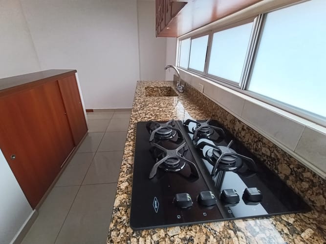 Apartamento de 3 alcobas en arriendo en Laureles, Medellín, 94 m² · foto 2 de 20