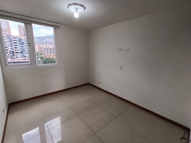 Apartamento de 3 alcobas en arriendo en Laureles, Medellín, 94 m² · foto 15 de 20