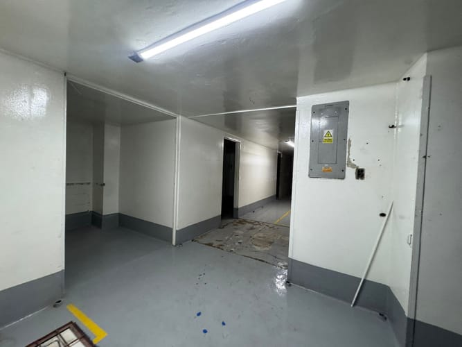 Bodega en arriendo en Laureles, Medellín, 1560 m² · foto 2 de 20