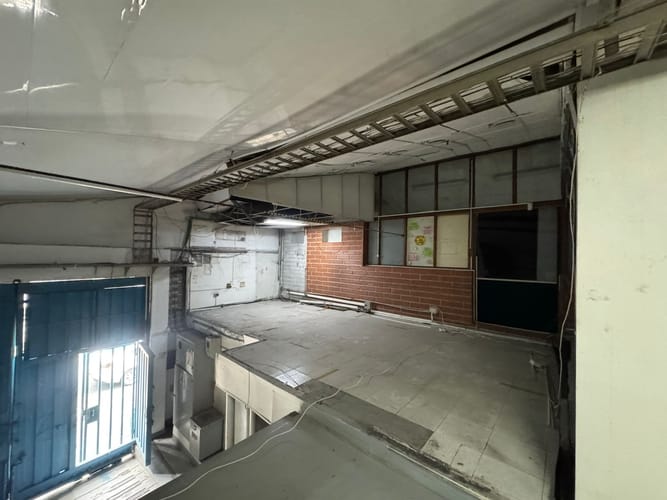 Bodega en arriendo en Laureles, Medellín, 1560 m² · foto 6 de 20