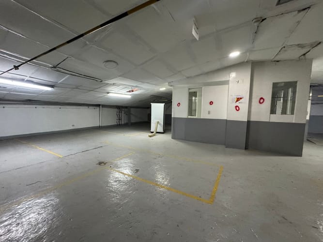 Bodega en arriendo en Laureles, Medellín, 1560 m² · foto 8 de 20