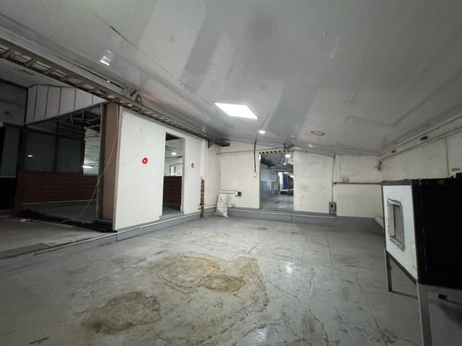 Bodega en arriendo en Laureles, Medellín, 1560 m² · foto 14 de 20