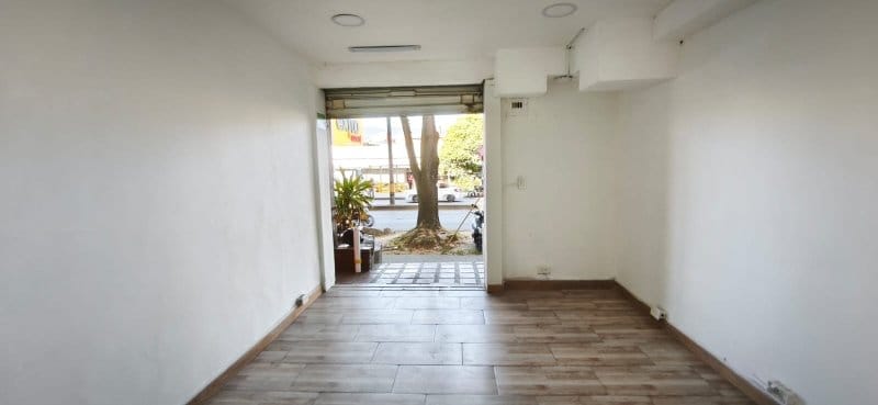 Local en arriendo en La Castellana, Medellín, 15 m² · foto 3 de 9