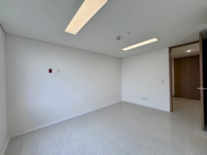 Consultorio en arriendo en Laureles, Medellín, 30 m² · foto 2 de 9