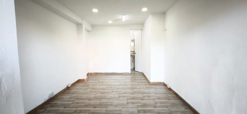 Local en arriendo en La Castellana, Medellín, 15 m² · foto 5 de 9