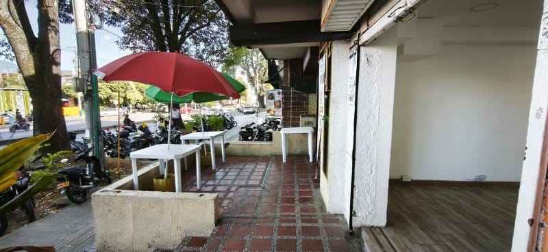 Local en arriendo en La Castellana, Medellín, 15 m² · foto 6 de 9