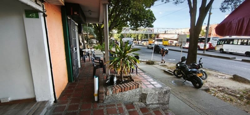 Local en arriendo en La Castellana, Medellín, 15 m² · foto 7 de 9