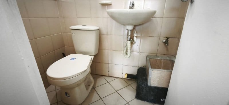 Local en arriendo en La Castellana, Medellín, 15 m² · foto 8 de 9
