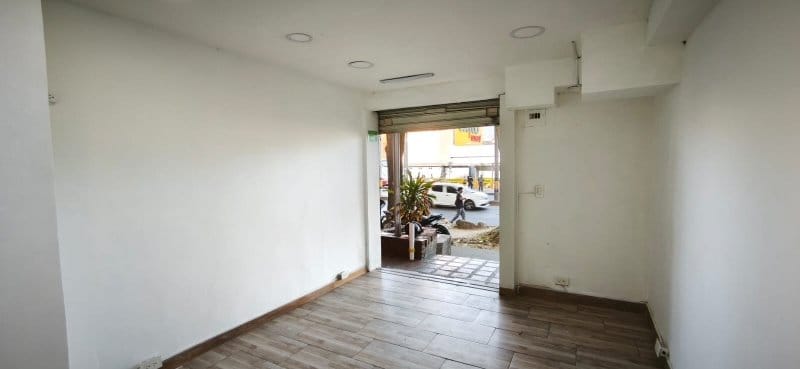 Local en arriendo en La Castellana, Medellín, 15 m² · foto 9 de 9