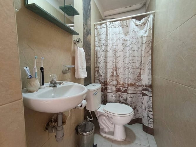 Casa de 5 alcobas en arriendo en El Poblado, Medellín, 147 m² · foto 19 de 20