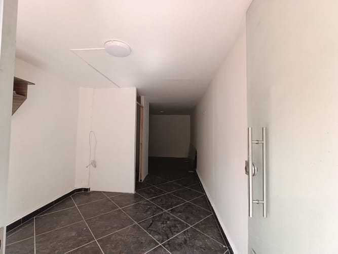 Local en arriendo en Mesa, Envigado, 24 m² · foto 2 de 8