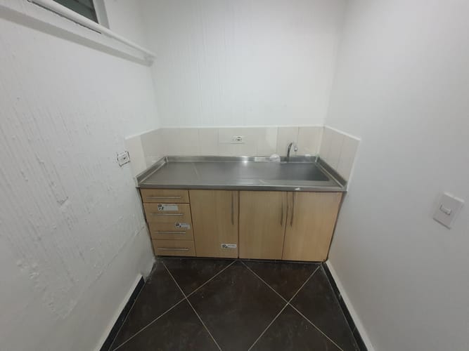 Local en arriendo en Mesa, Envigado, 24 m² · foto 6 de 8