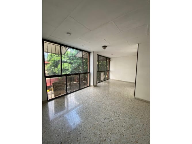 Apartamento de 4 alcobas en venta en Versalles, Cali, 96 m² · foto 2 de 23