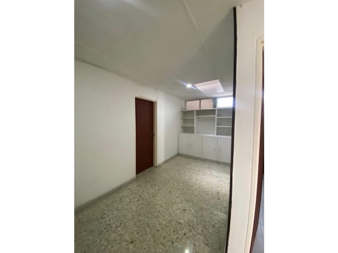 Apartamento de 4 alcobas en venta en Versalles, Cali, 96 m² · foto 6 de 23