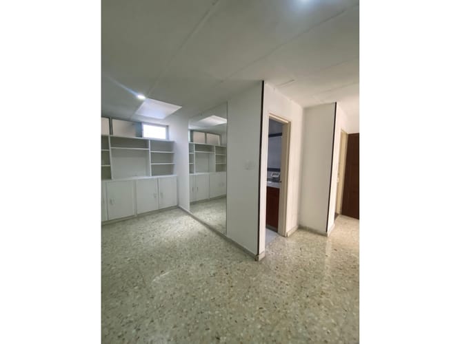 Apartamento de 4 alcobas en venta en Versalles, Cali, 96 m² · foto 7 de 23