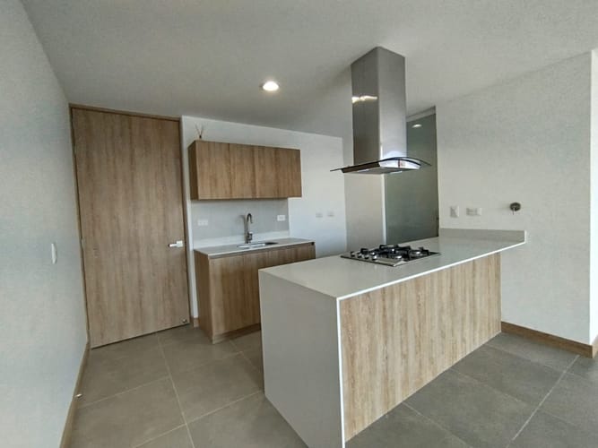 Apartamento de 3 alcobas en arriendo en Centro, Rionegro, 89 m² · foto 3 de 14