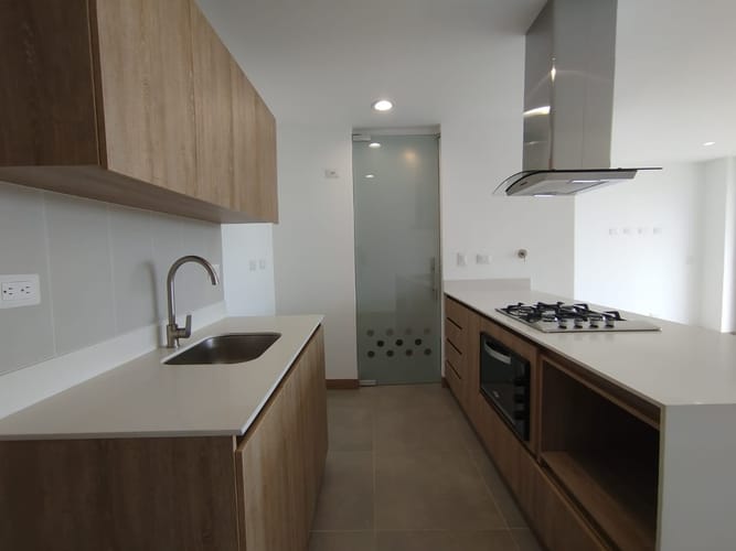 Apartamento de 3 alcobas en arriendo en Centro, Rionegro, 89 m² · foto 4 de 14