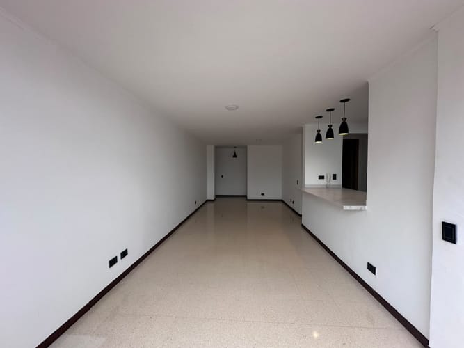 Apartamento de 3 alcobas en arriendo en El Poblado, Medellín, 86 m² · foto 14 de 16