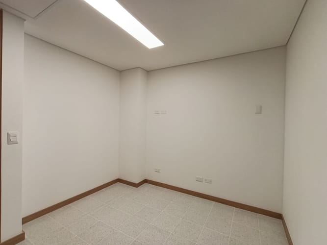 Consultorio en arriendo en La Milagrosa, Medellín, 40 m² · foto 5 de 20