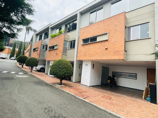 Casa de 3 alcobas en venta en Altos Del Poblado, Medellín, 183 m² · foto 20 de 20
