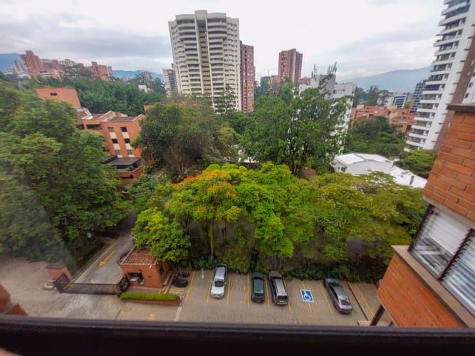 Apartamento de 3 alcobas en arriendo en El Poblado, Medellín, 220 m² · foto 9 de 20