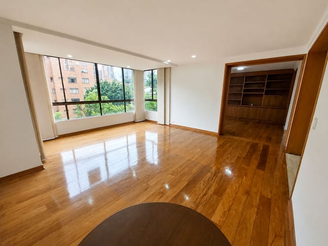 Apartamento de 3 alcobas en arriendo en El Poblado, Medellín, 220 m² · foto 19 de 20