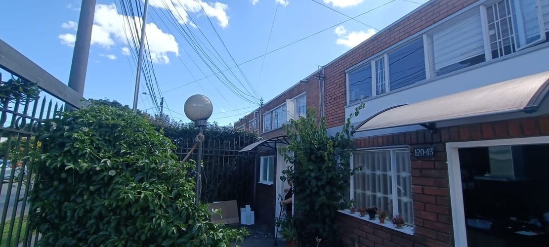 Apartaestudio en arriendo en Niza, Bogotá, 27 m² · foto 2 de 12