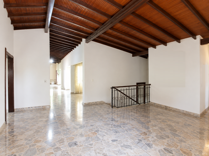 Local en arriendo en Naranjal, Medellín, 350 m² · foto 3 de 10