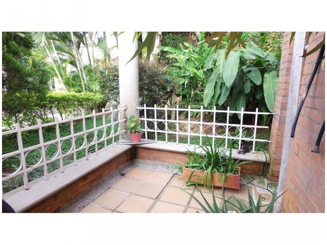 Casa de 4 alcobas en venta en Loma Del Esmeraldal, Envigado, 187 m² · foto 4 de 24
