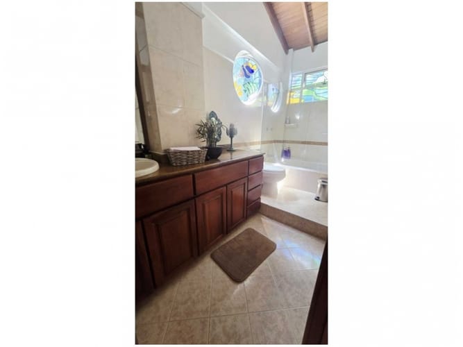 Casa de 4 alcobas en venta en Loma Del Esmeraldal, Envigado, 187 m² · foto 18 de 24