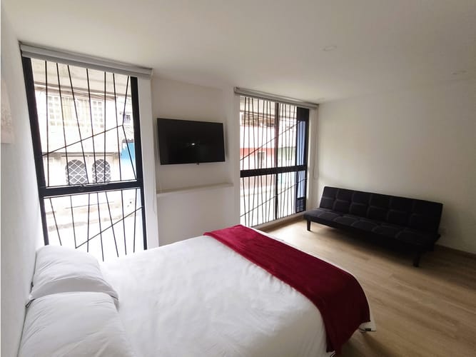 Apartaestudio en venta en Santa Barbara Centro, Bogotá, 32 m² · foto 2 de 9