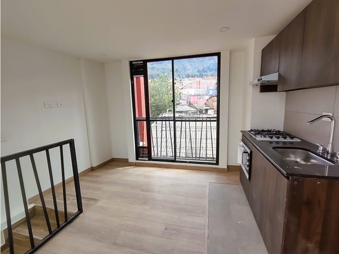 Apartamento de 1 alcoba en venta en Santa Barbara Centro, Bogotá, 42 m² · foto 2 de 12